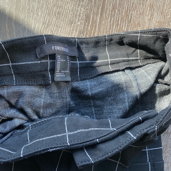 Forever 21 Plaid pants - Picture 4 of 5